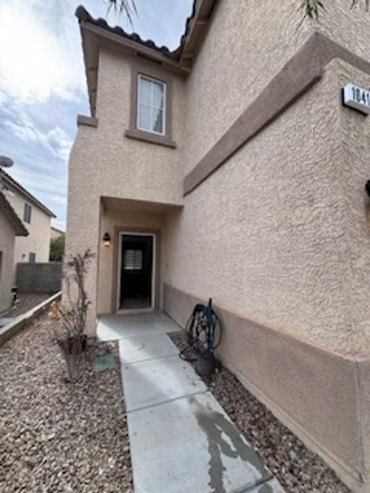 10413 Orange Port Ct - Photo 2 of 38