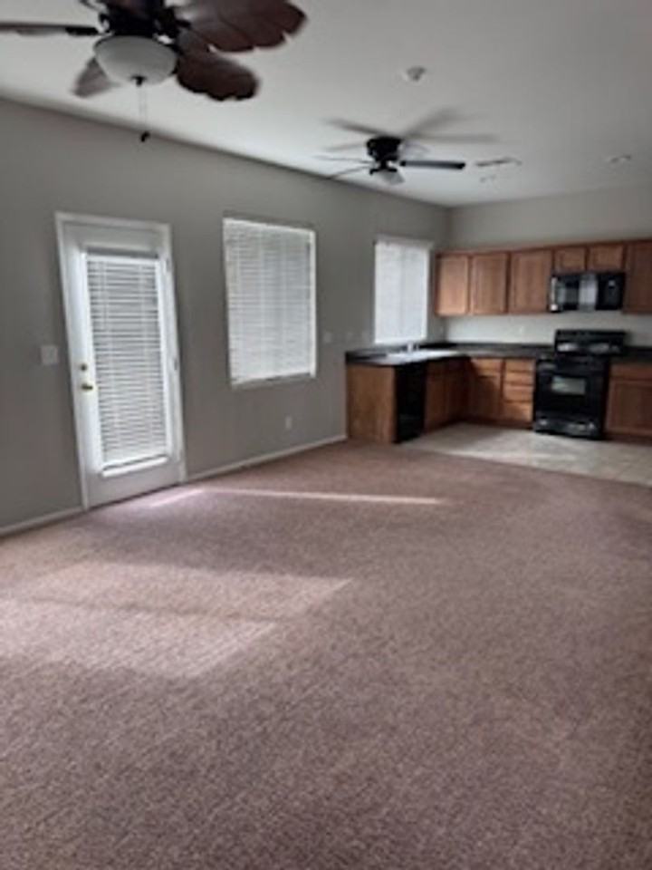 10413 Orange Port Ct - Photo 7 of 38