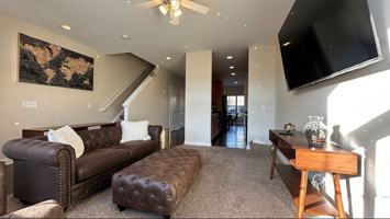 featured image of 354 S Washington St