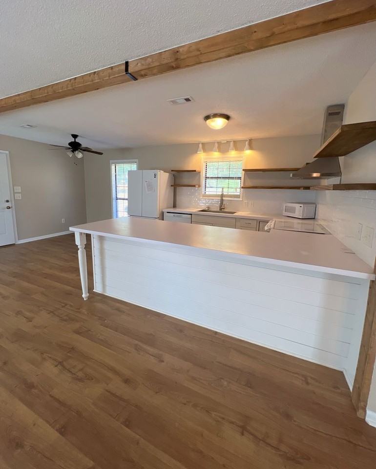 130 Richard Dr - Photo 3 of 12