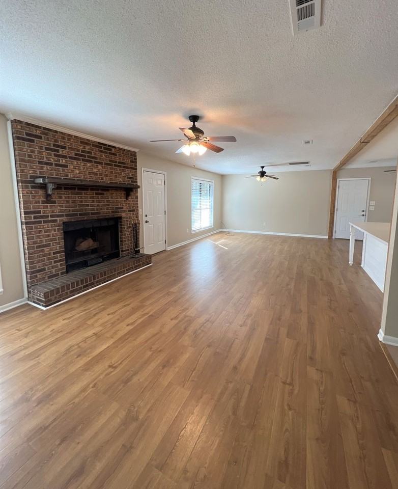 130 Richard Dr - Photo 4 of 12