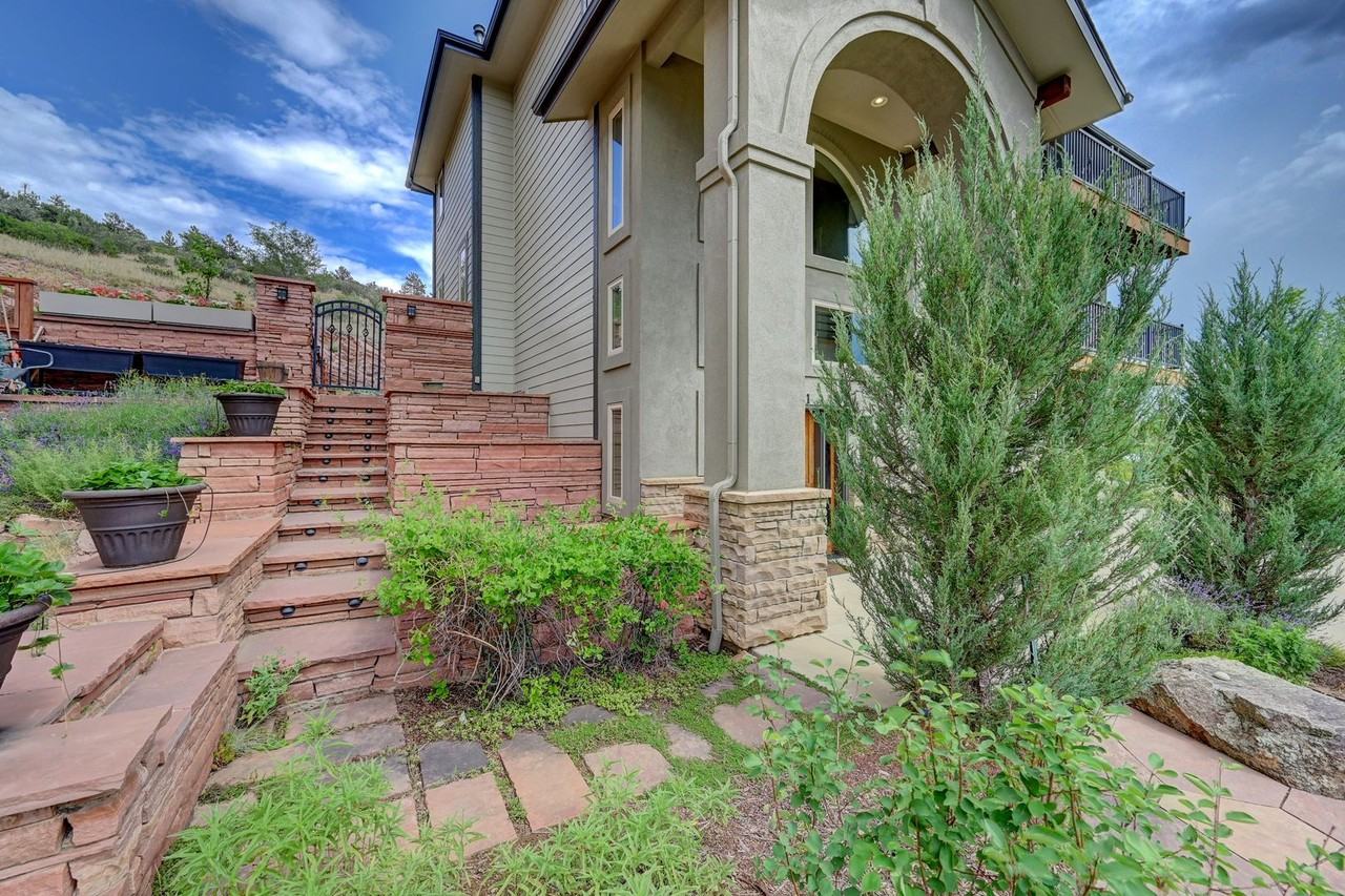 621 1st Ave - Photo 2 of 29