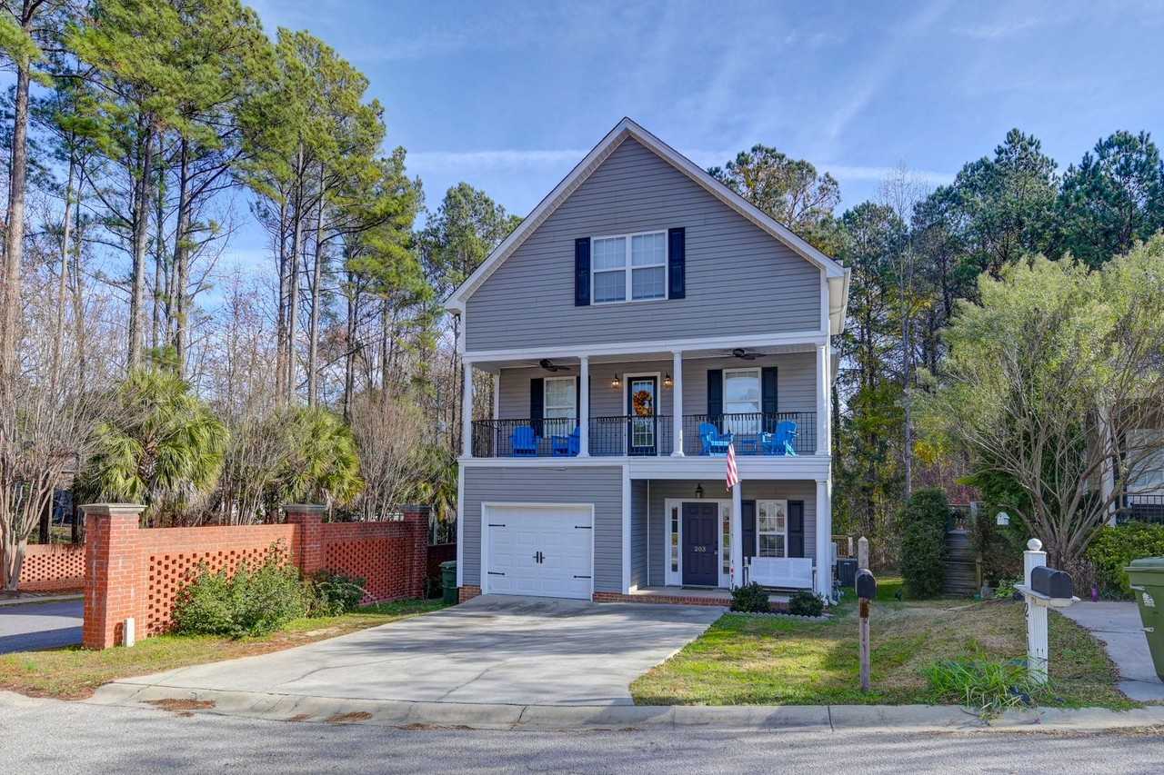 203 Naples Ave