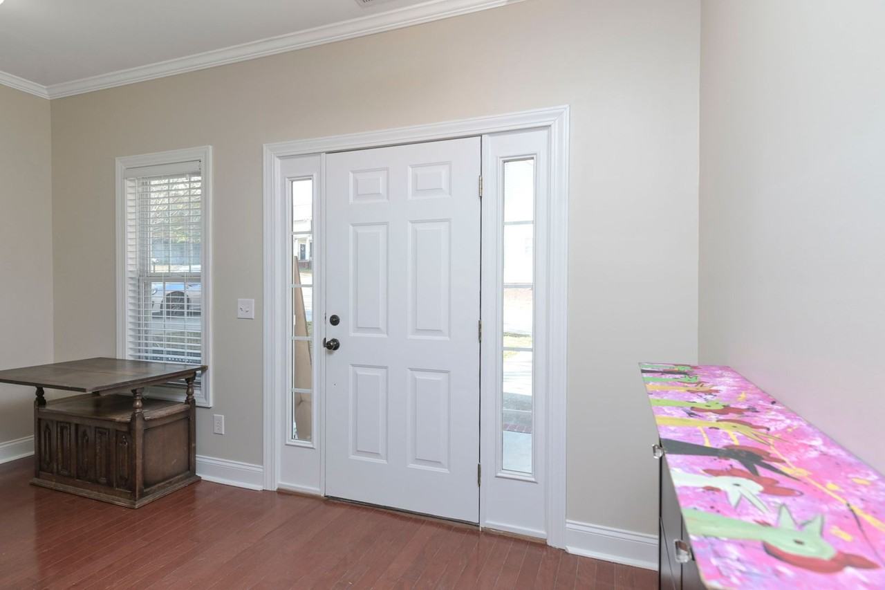 203 Naples Ave - Photo 2 of 39
