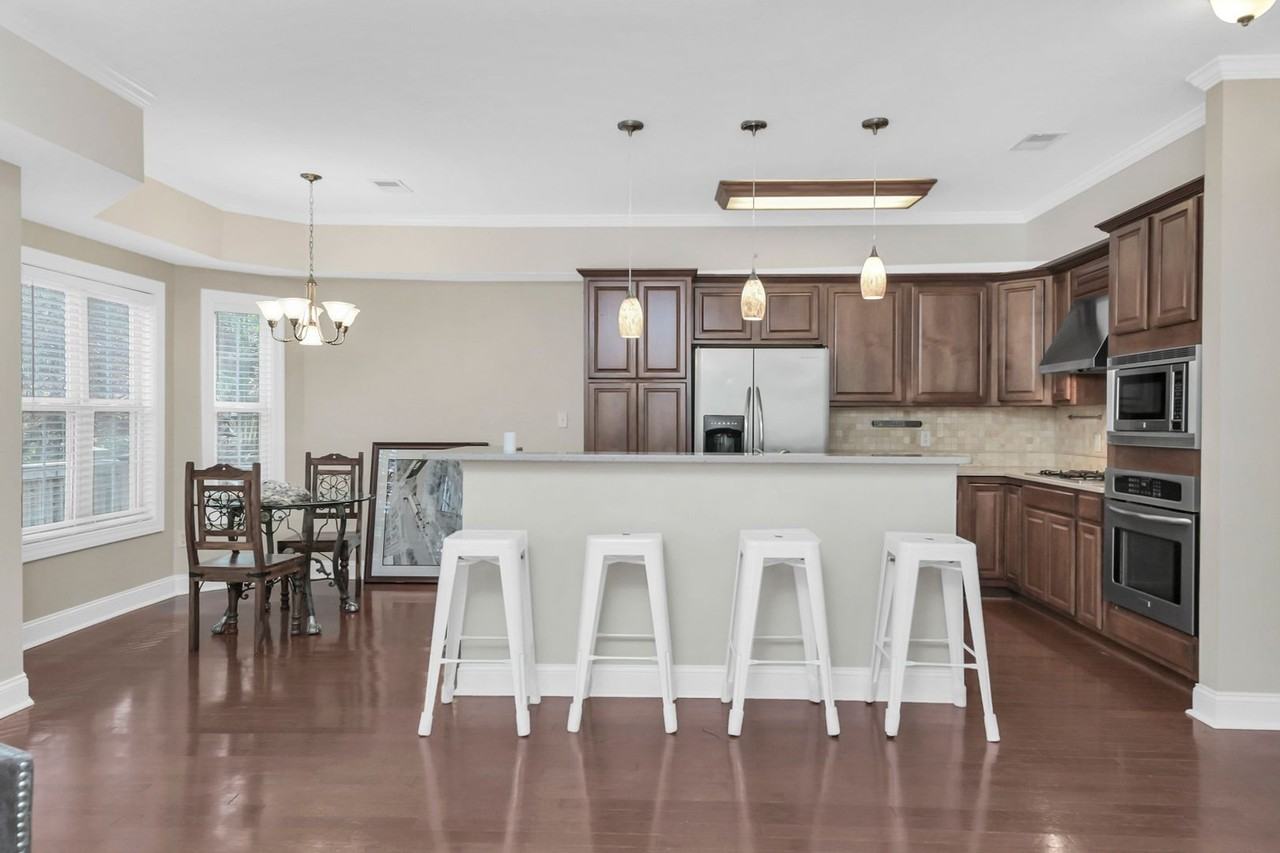 203 Naples Ave - Photo 6 of 39