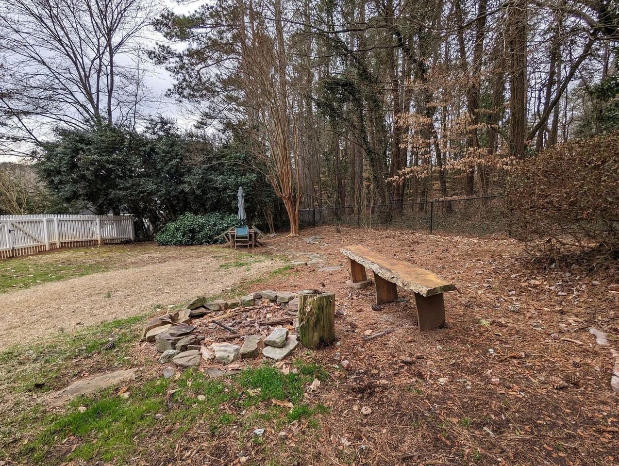 325 Lakeshore Dr Ne - Photo 6 of 40