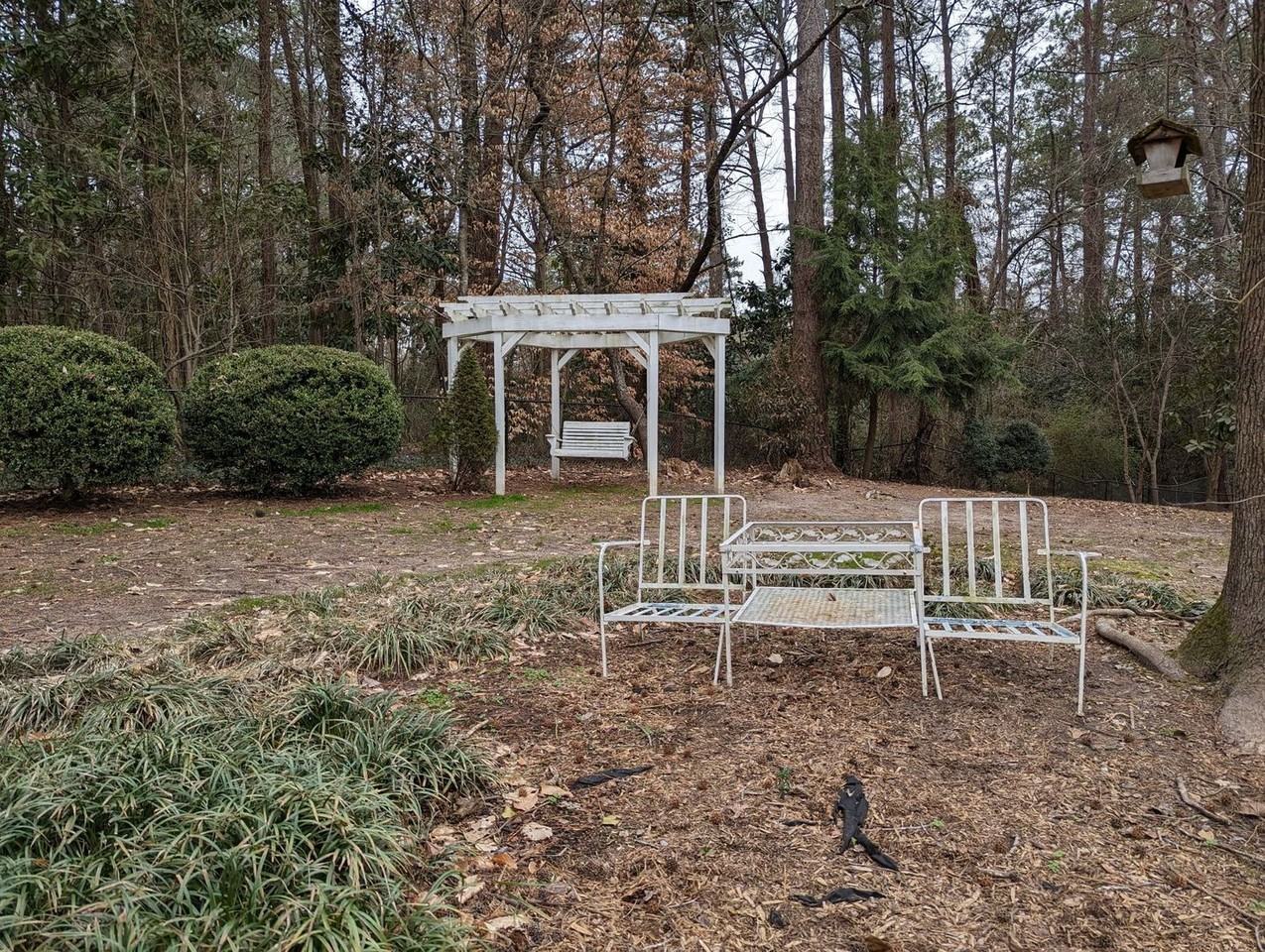 325 Lakeshore Dr Ne - Photo 7 of 40