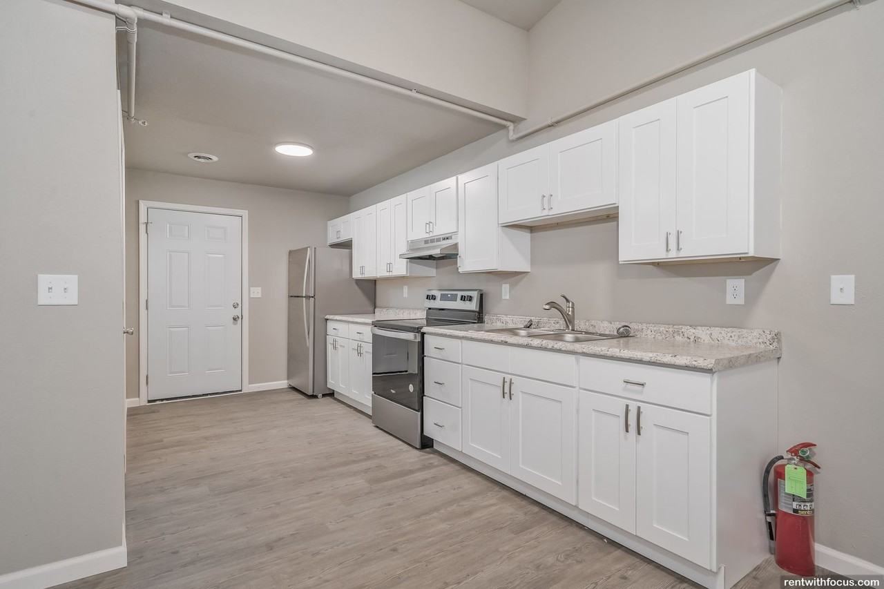 1775 Maricopa Dr - Photo 2 of 19