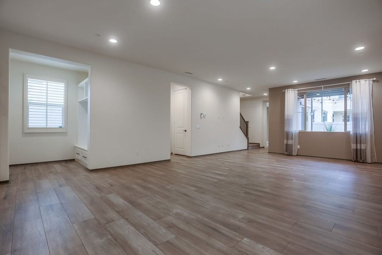 693 Gemstone Dr - Photo 5 of 46
