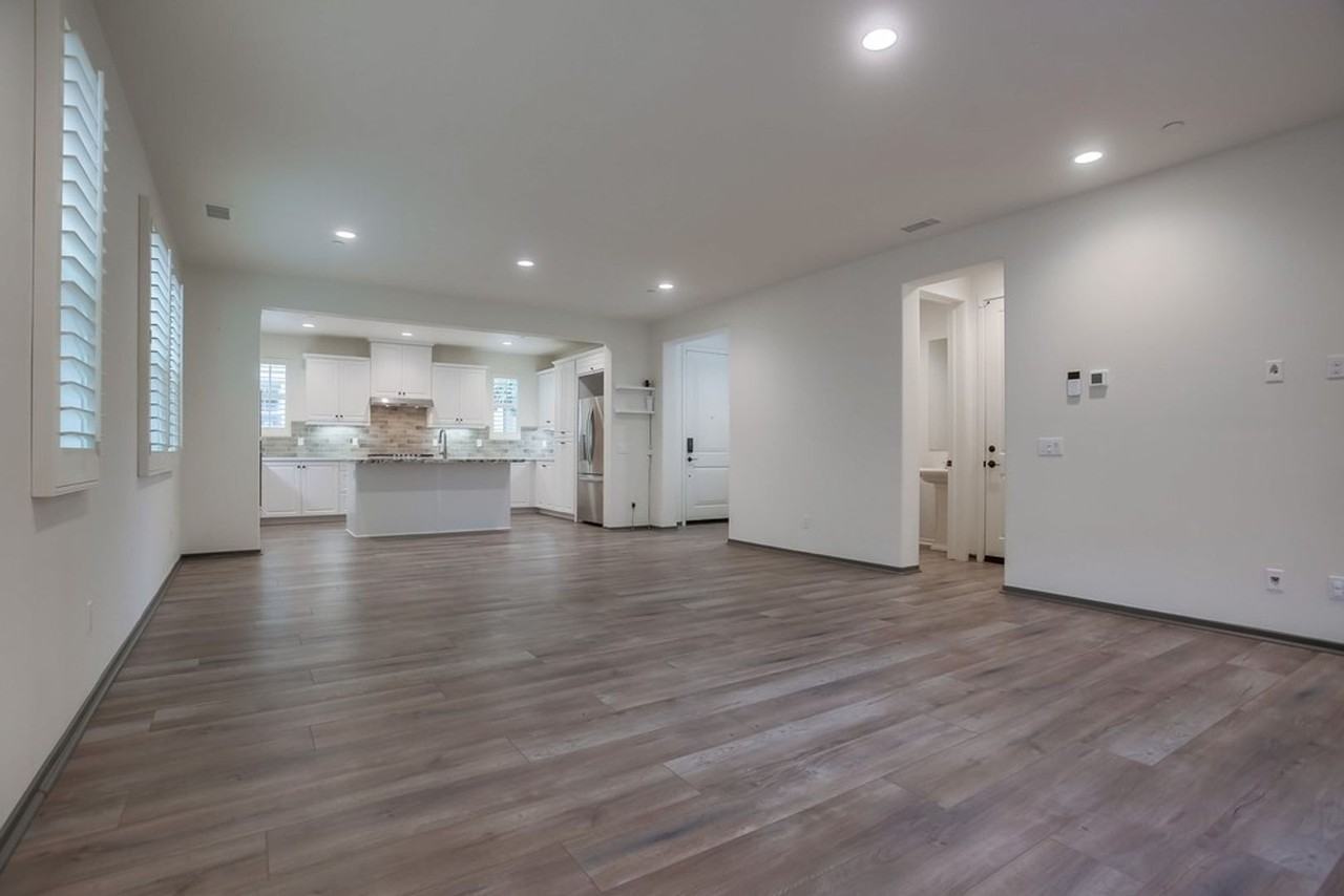 693 Gemstone Dr - Photo 6 of 46
