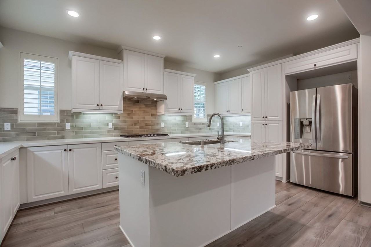 693 Gemstone Dr - Photo 7 of 46