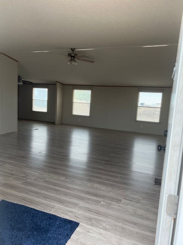 5107 W Richardson Ave - Photo 2 of 10
