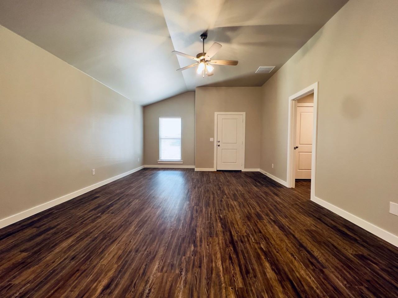 2132 Kirksey Ave - Photo 3 of 24