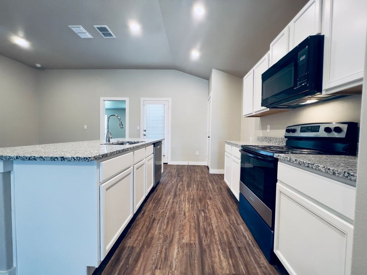 2132 Kirksey Ave - Photo 6 of 24