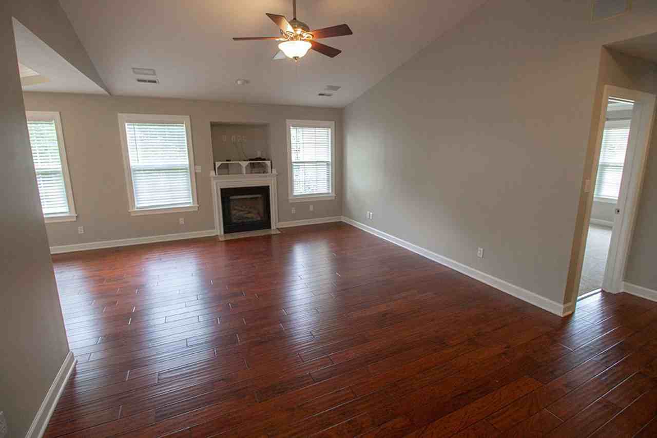 7106 Stanwood Dr - Photo 3 of 40