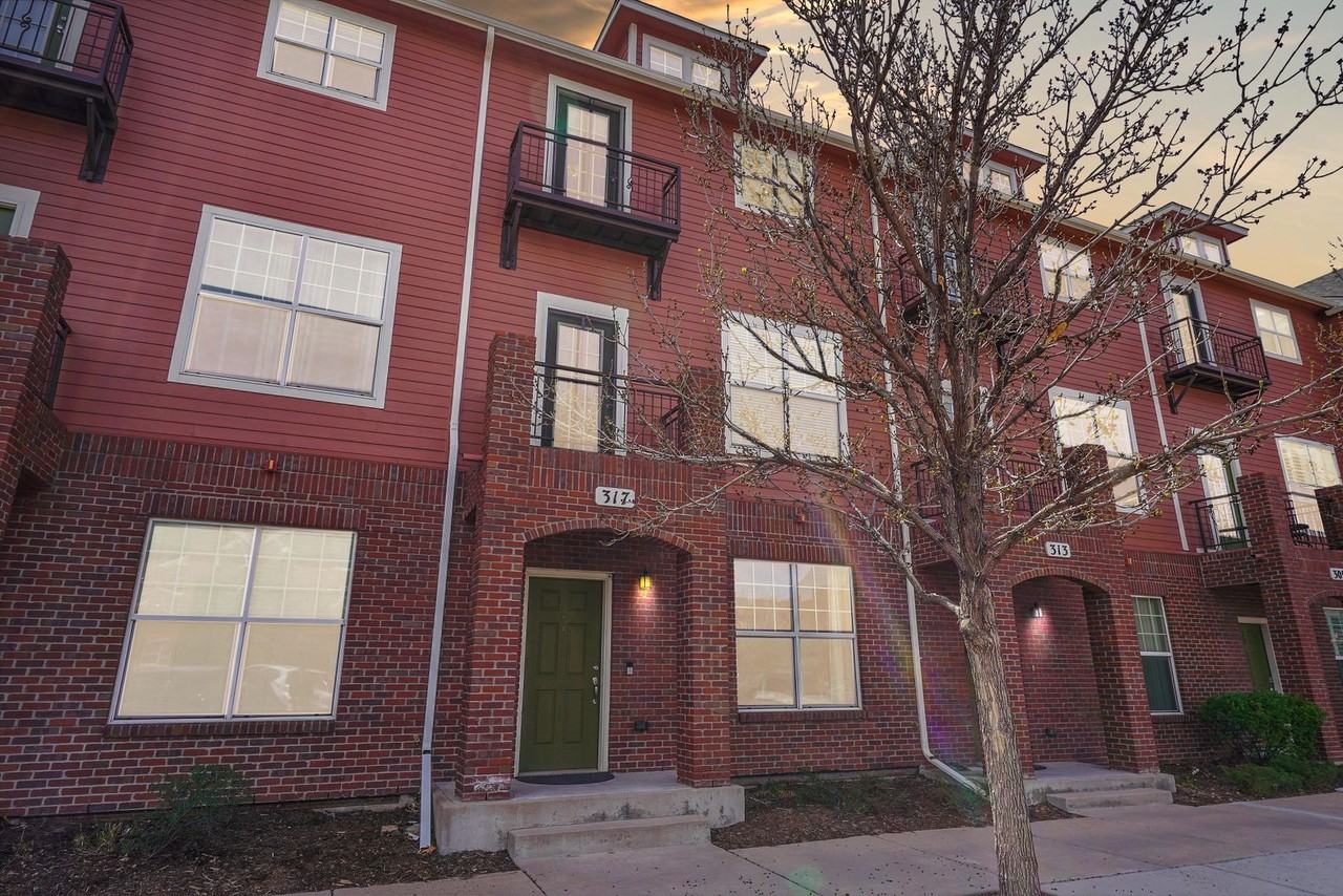 317 E Las Animas St - Photo 2 of 30