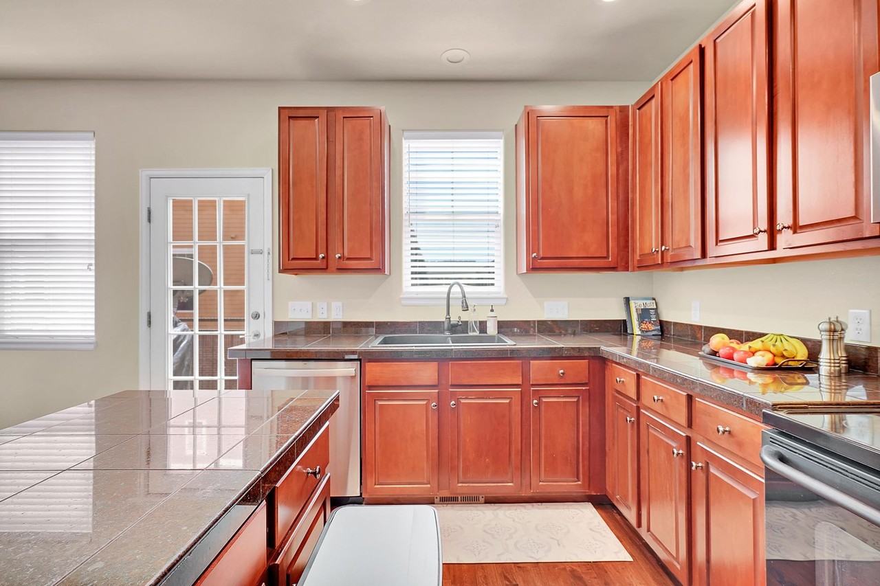 317 E Las Animas St - Photo 4 of 30