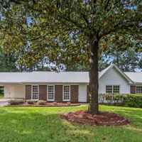 featured image of 4215 Smith St