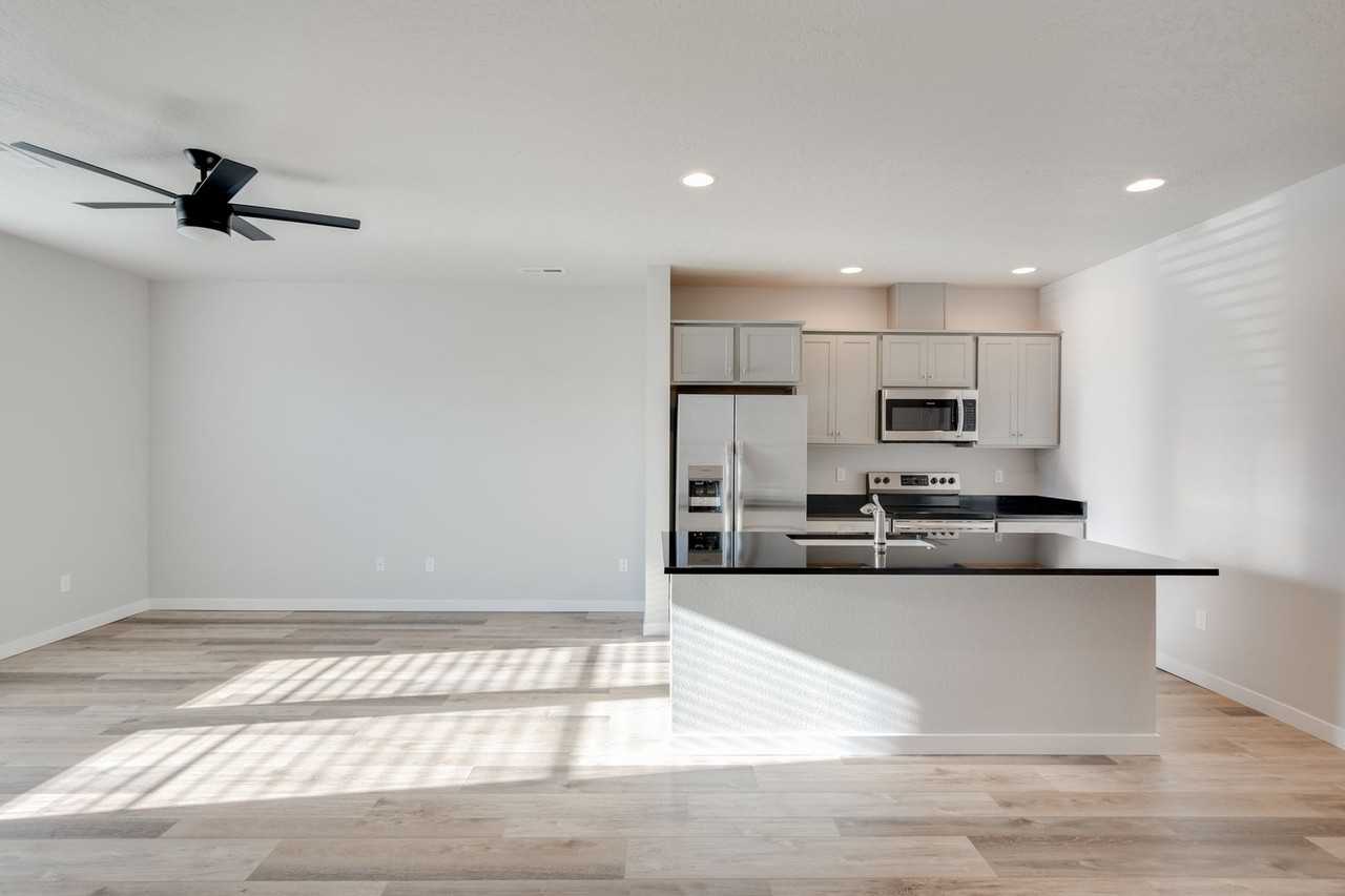 331 S Fritts Ave - Photo 3 of 23