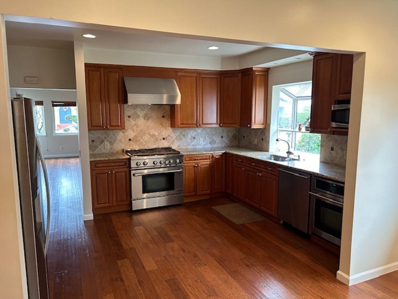 120 Bancroft Rd - Photo 2 of 15