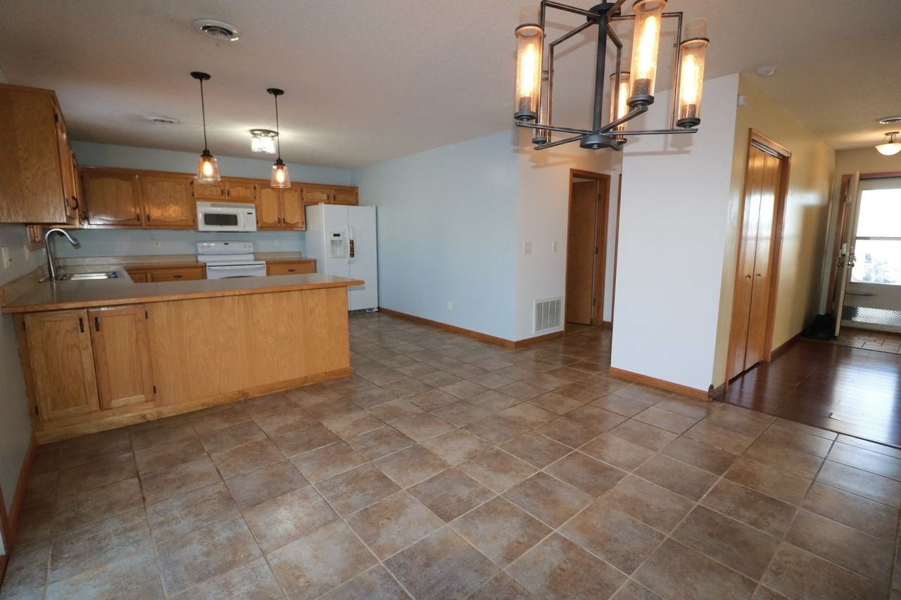 503 Bronco Way - Photo 7 of 21