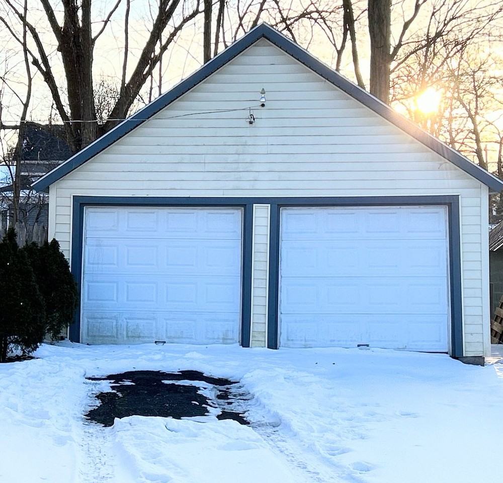 28 N Sconondoa St - Photo 2 of 9