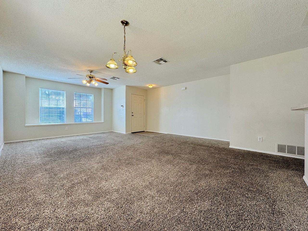 12563 Tierra Padre Ln - Photo 5 of 22