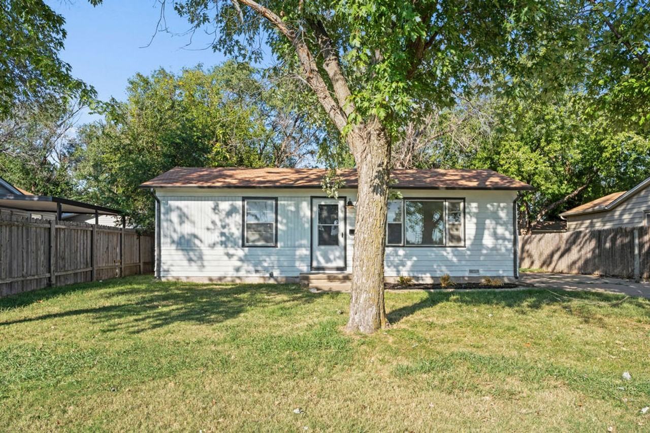 1609 S Gordon St - Photo 2 of 39