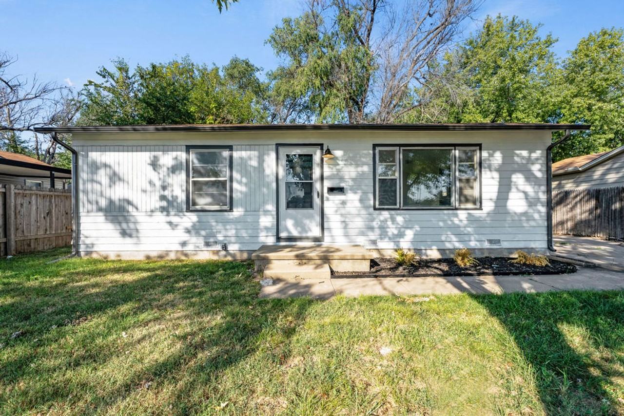 1609 S Gordon St - Photo 4 of 39