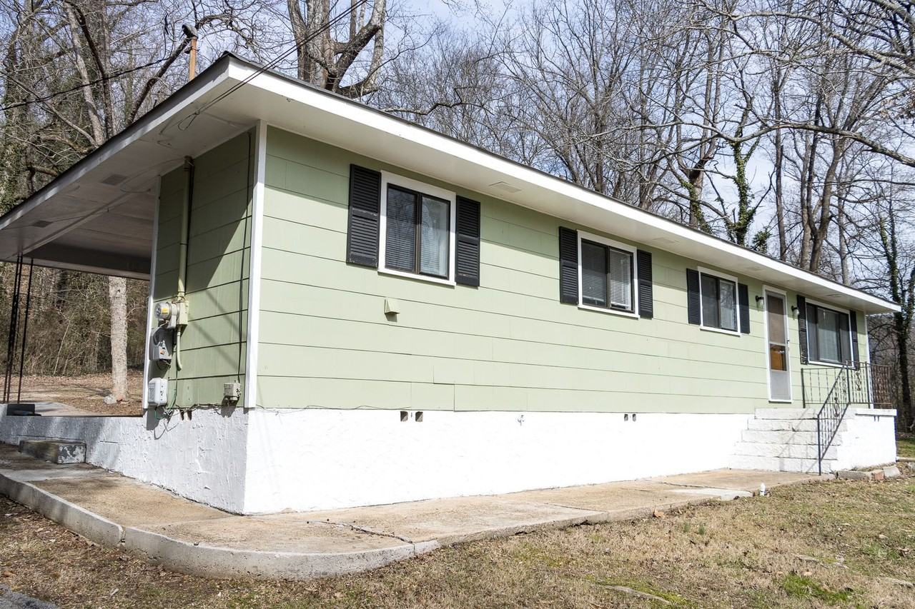 216 Graves Rd - Photo 2 of 20