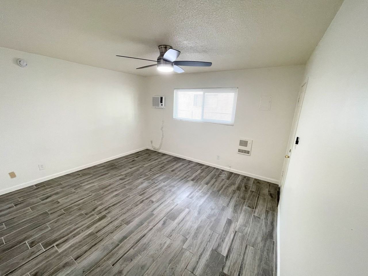 14816 Gilmore St #1B - Photo 2 of 7
