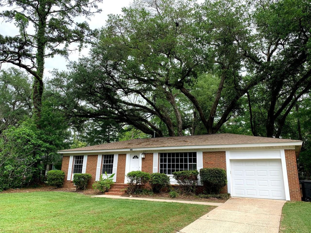 1822 Ivan Dr - Photo 2 of 18