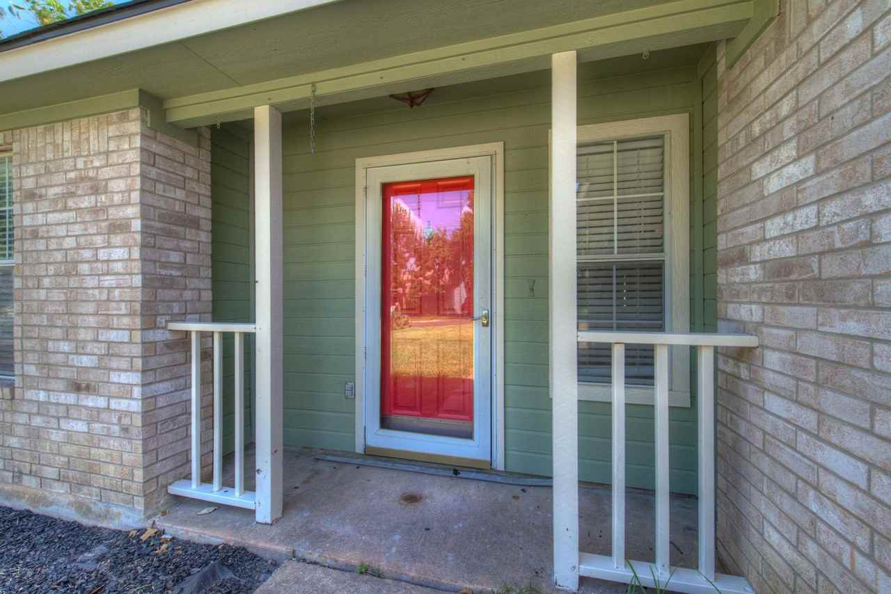 2311 Lasso Dr - Photo 3 of 20