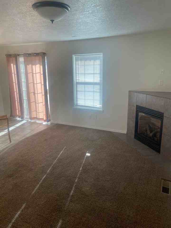 672 Nw Pinkston Ct - Photo 2 of 25