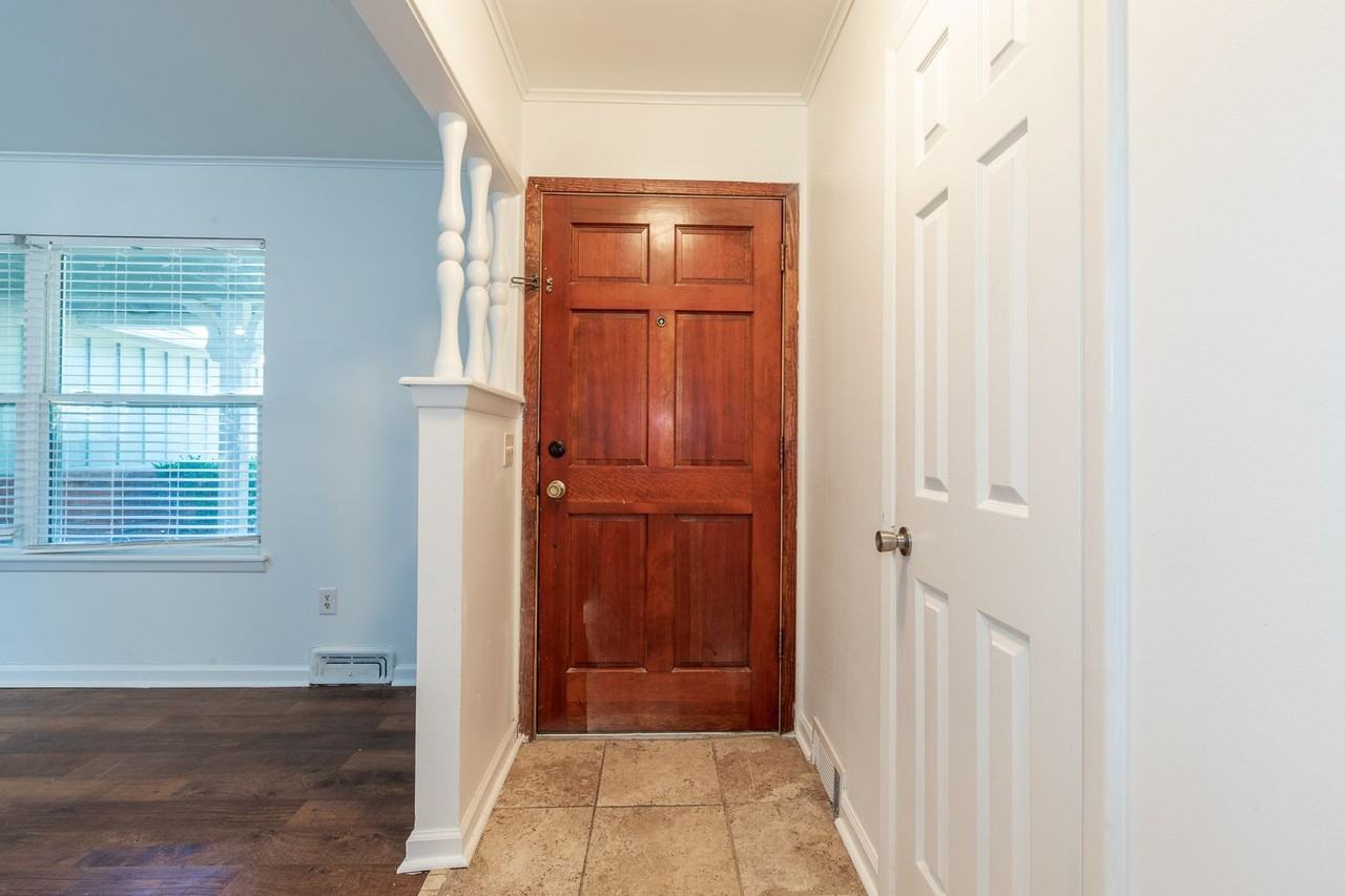 3180 S 89th East Ave - Photo 3 of 32
