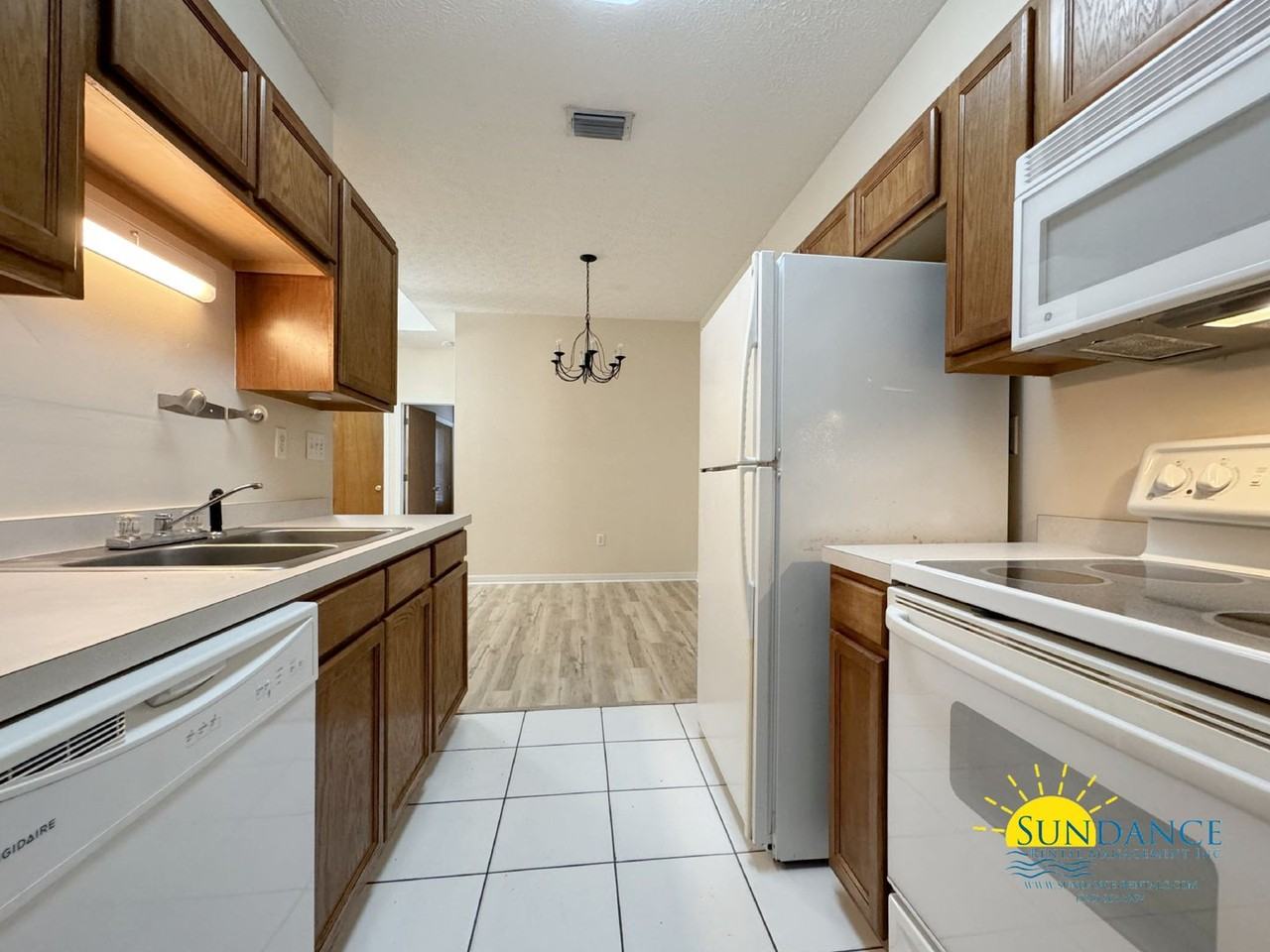 40 Chatelaine Cir Se - Photo 3 of 19