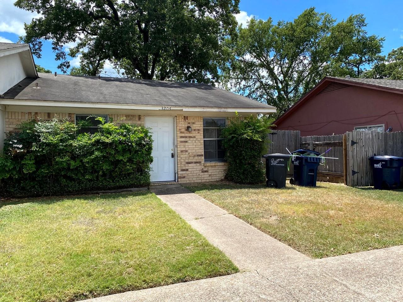 3204 Normand Dr - Photo 2 of 26