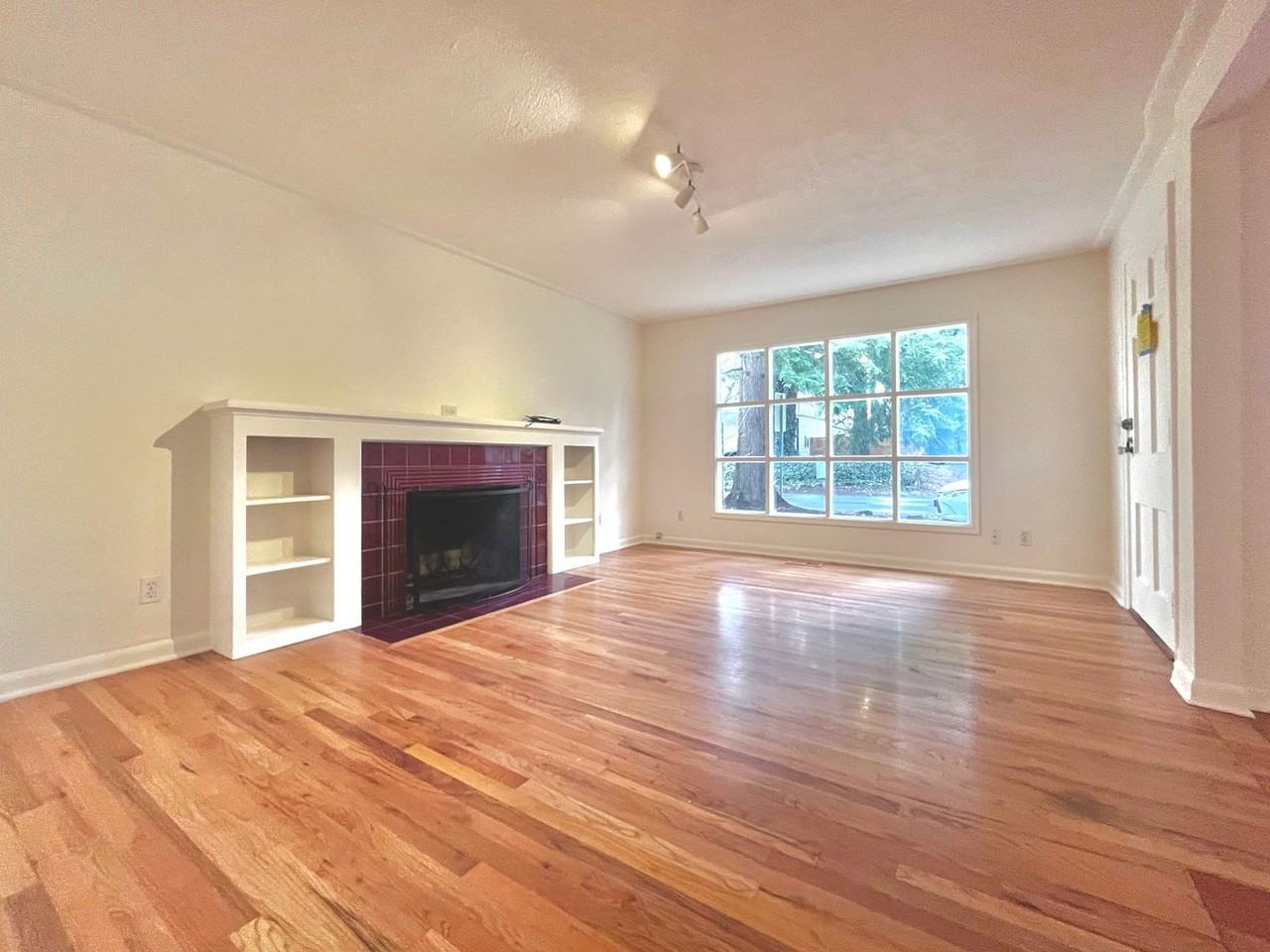 9385 Sw 82nd Ave - Photo 3 of 10