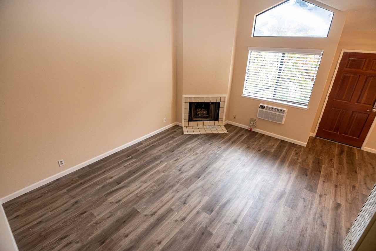 1222 Coyote Creek Ct - Photo 3 of 21