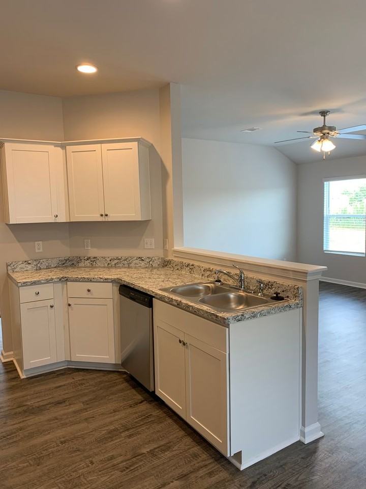 16440 Seminole Dr - Photo 7 of 22