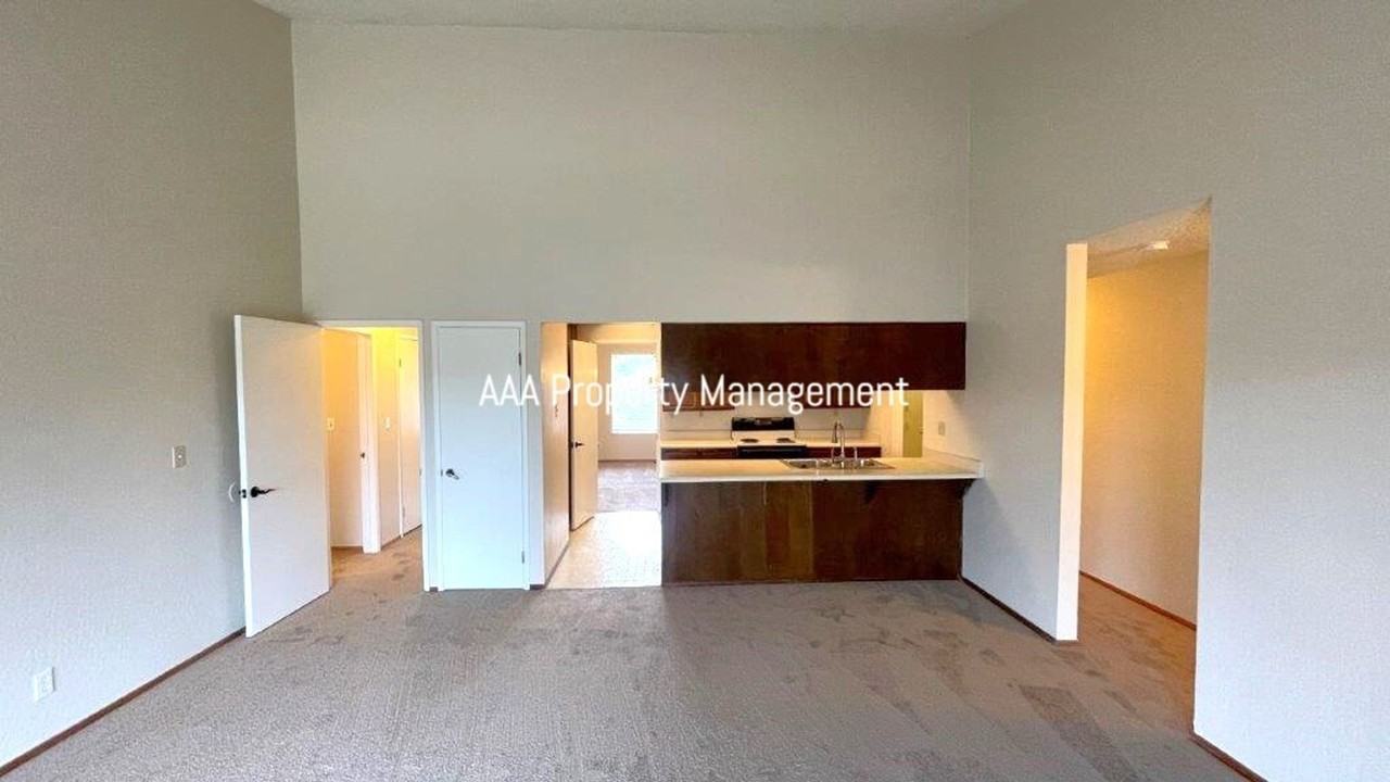 170 Donegal Way - Photo 3 of 26