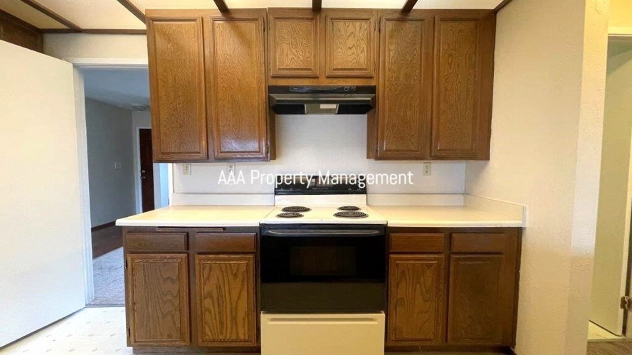 170 Donegal Way - Photo 6 of 26