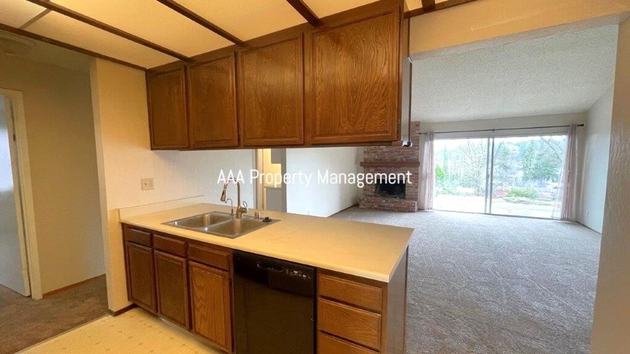 170 Donegal Way - Photo 7 of 26