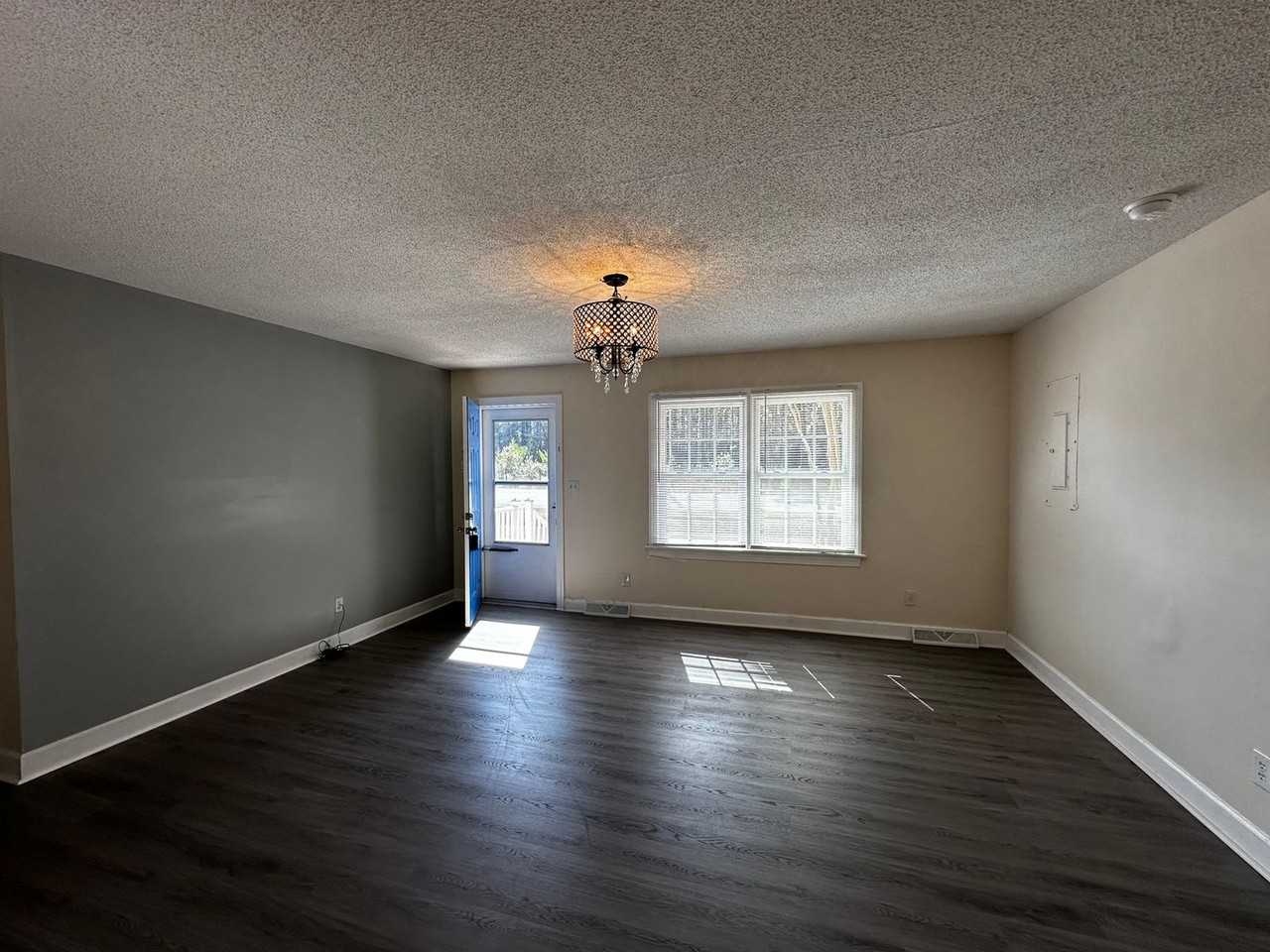 7812 Crady Ct - Photo 2 of 11