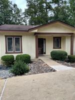 featured image of 17 Lindsay Ln