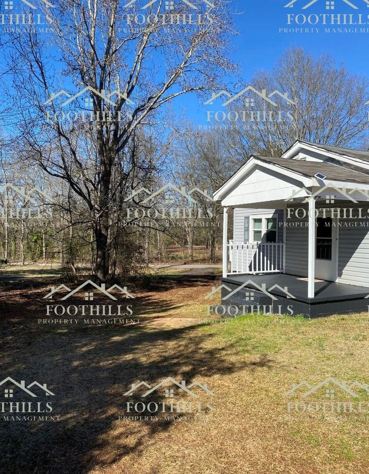 100 Woodforest Ln - Photo 2 of 16