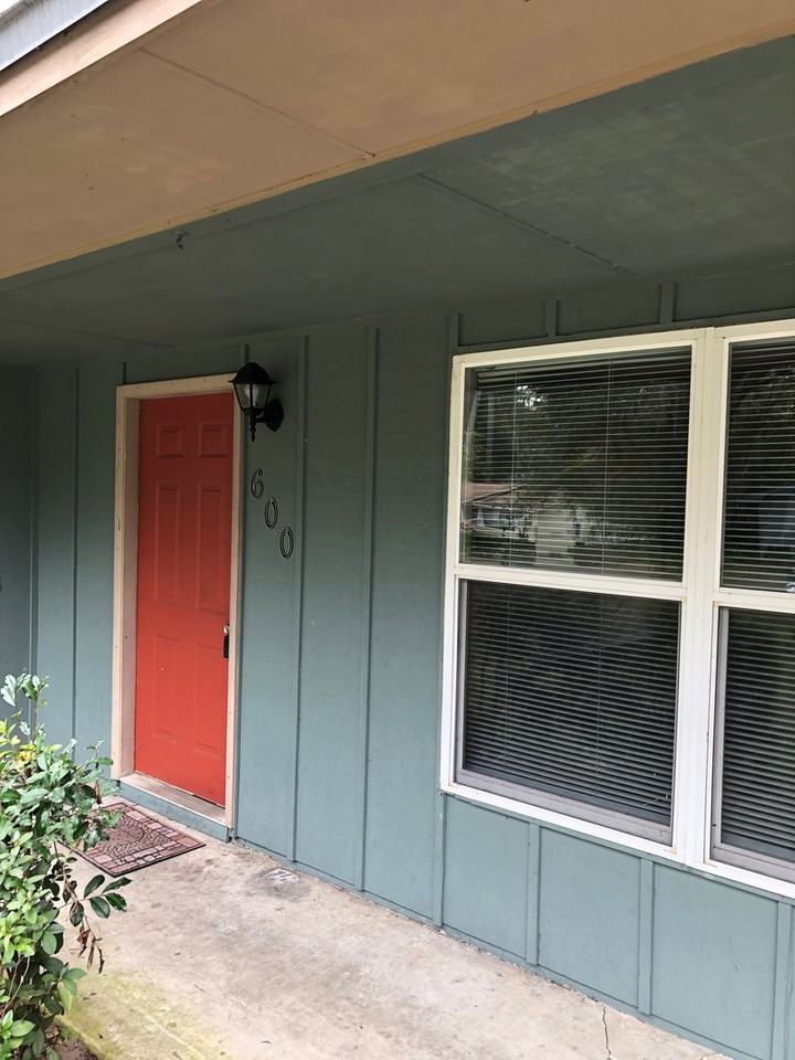 600 Nw 52nd Ter - Photo 2 of 14