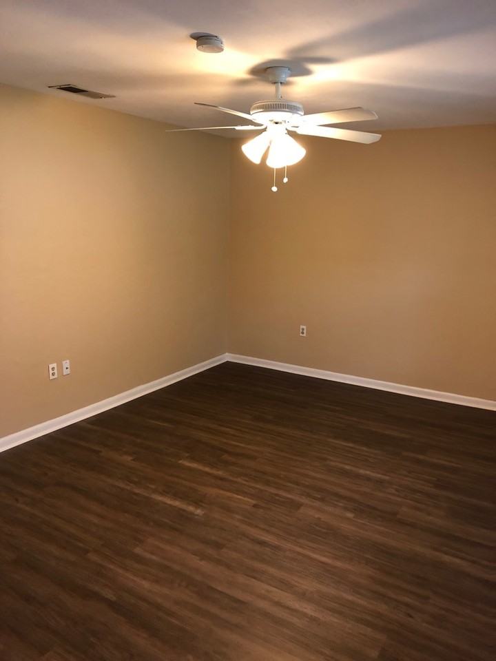 600 Nw 52nd Ter - Photo 4 of 14