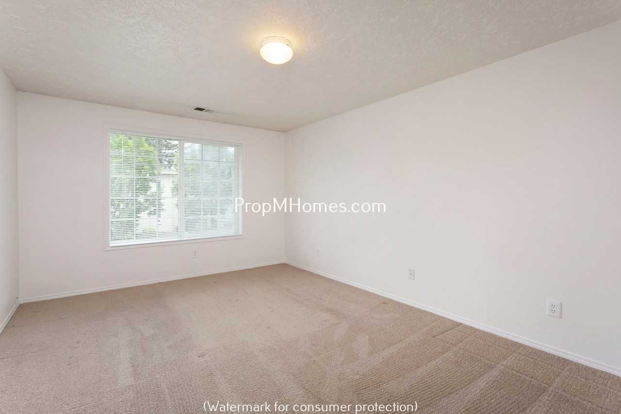 2516 Se 103rd Ave - Photo 7 of 20