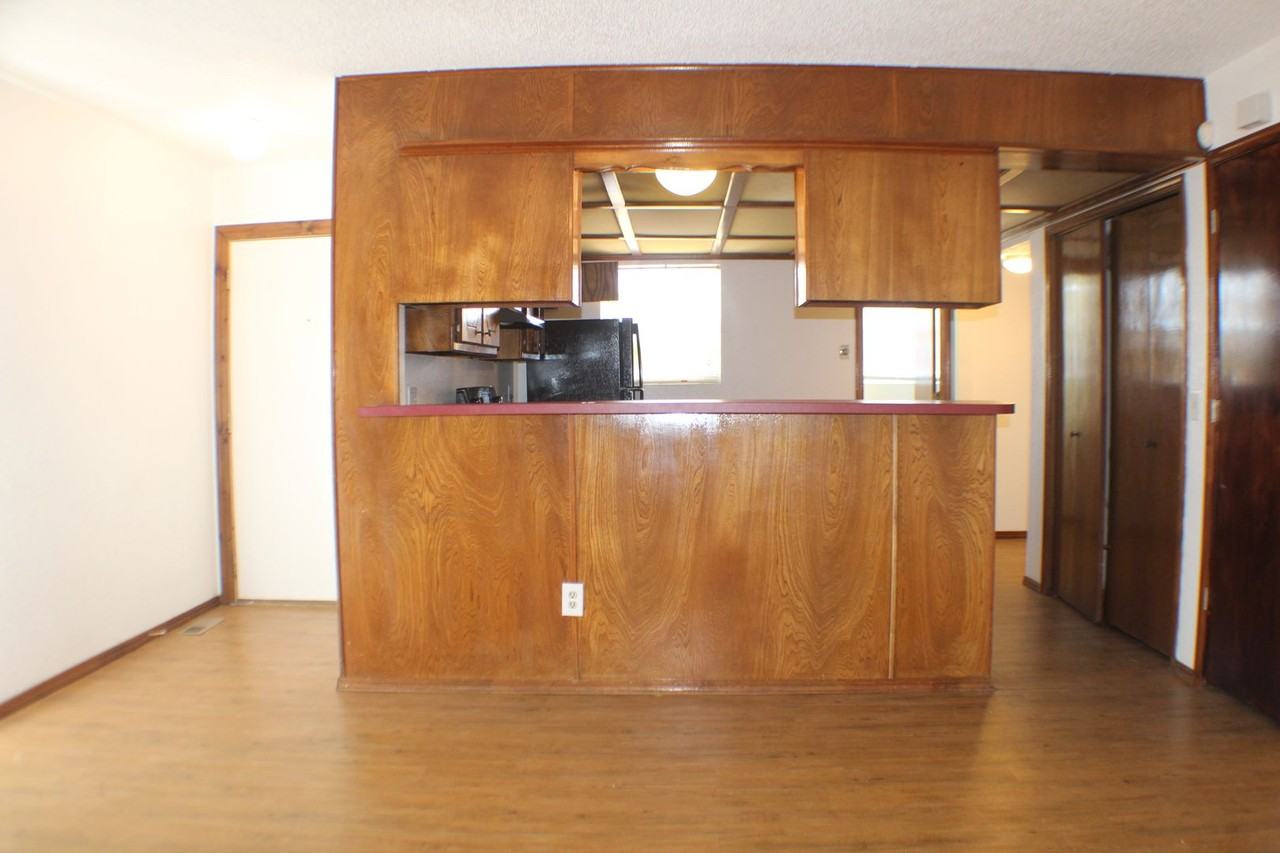 4714 Creek Ct - Photo 4 of 12